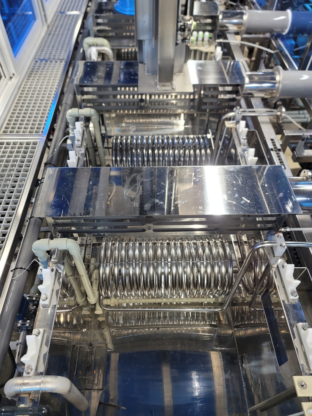Stainless_Tank_305.jpg