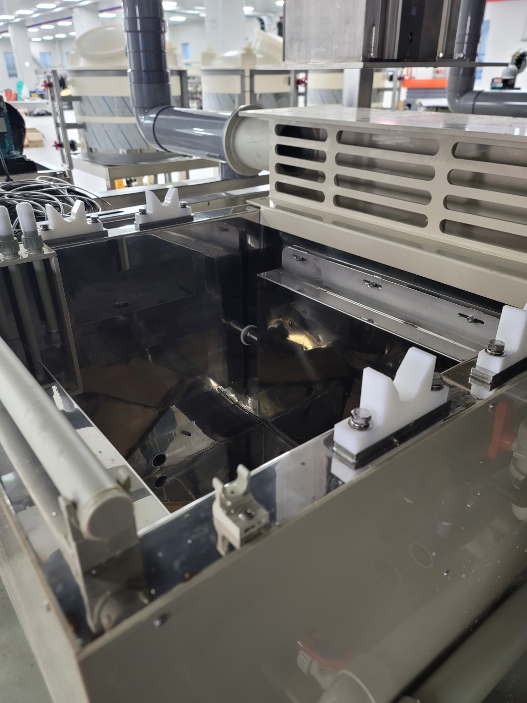 Stainless_Tank_306.jpg